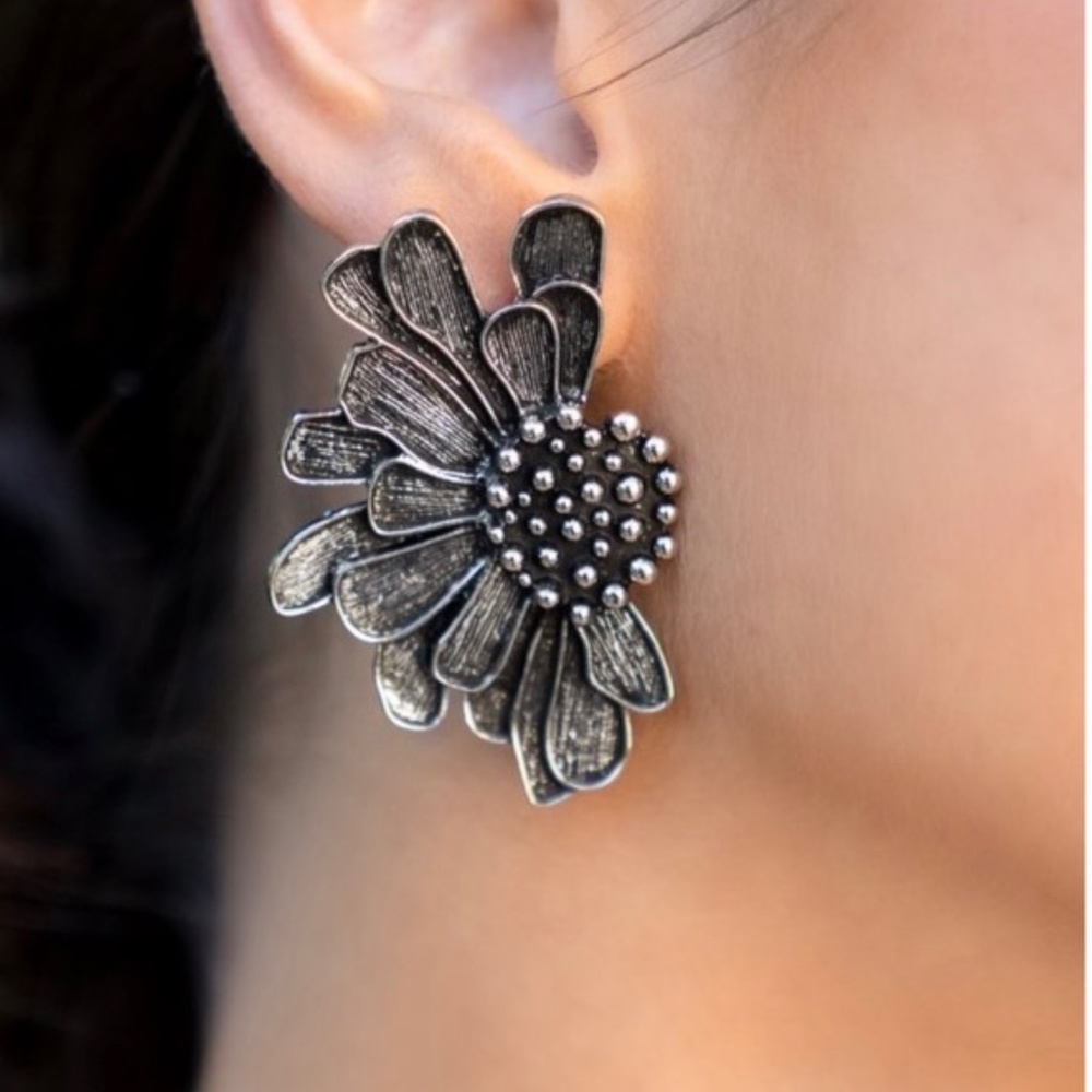 “Farmstead Meadow” Post-Back Earrings - Picture 2 of 2